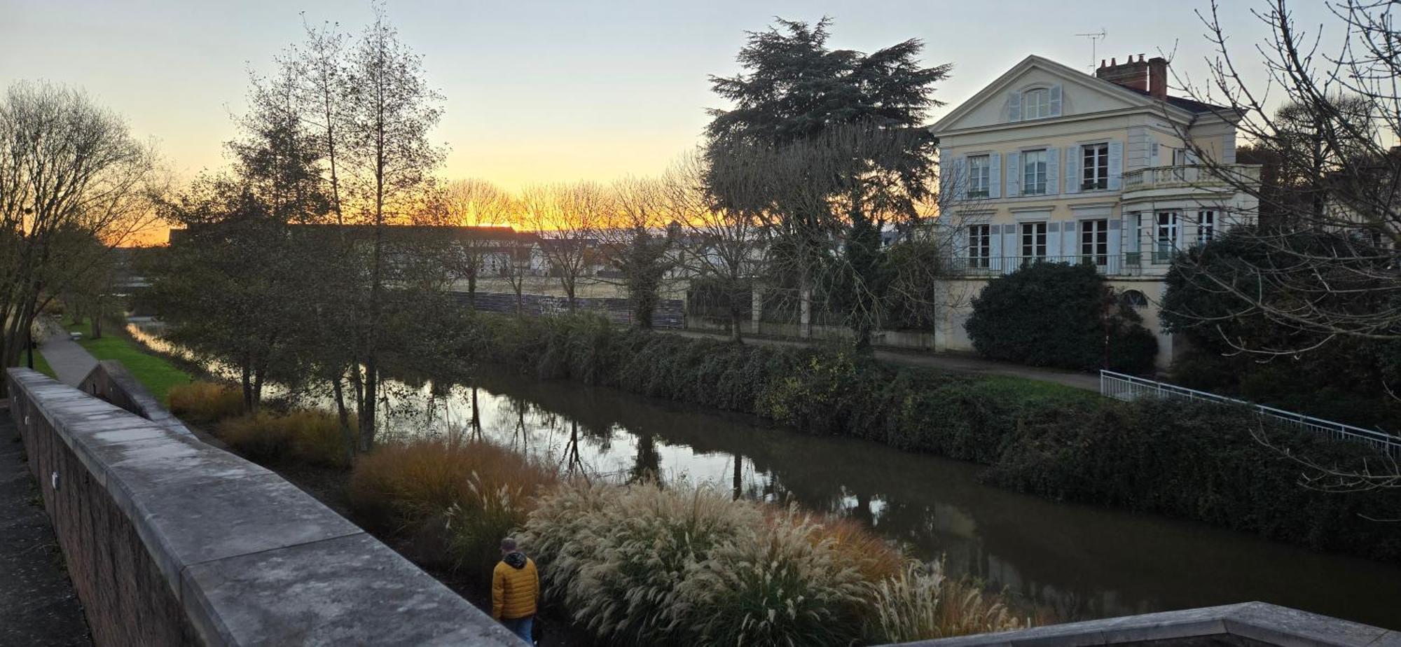 Le Balcon D'Anatole 3Etoiles Lägenhet Le Mans Exteriör bild